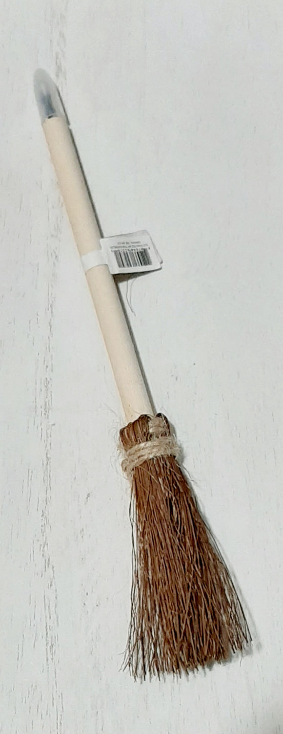 Witch's Broom Pen